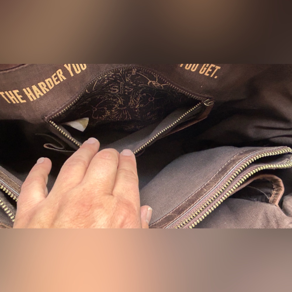 STS Ranchwear Catalina Croc Laptop Tote - Picture 14 of 15